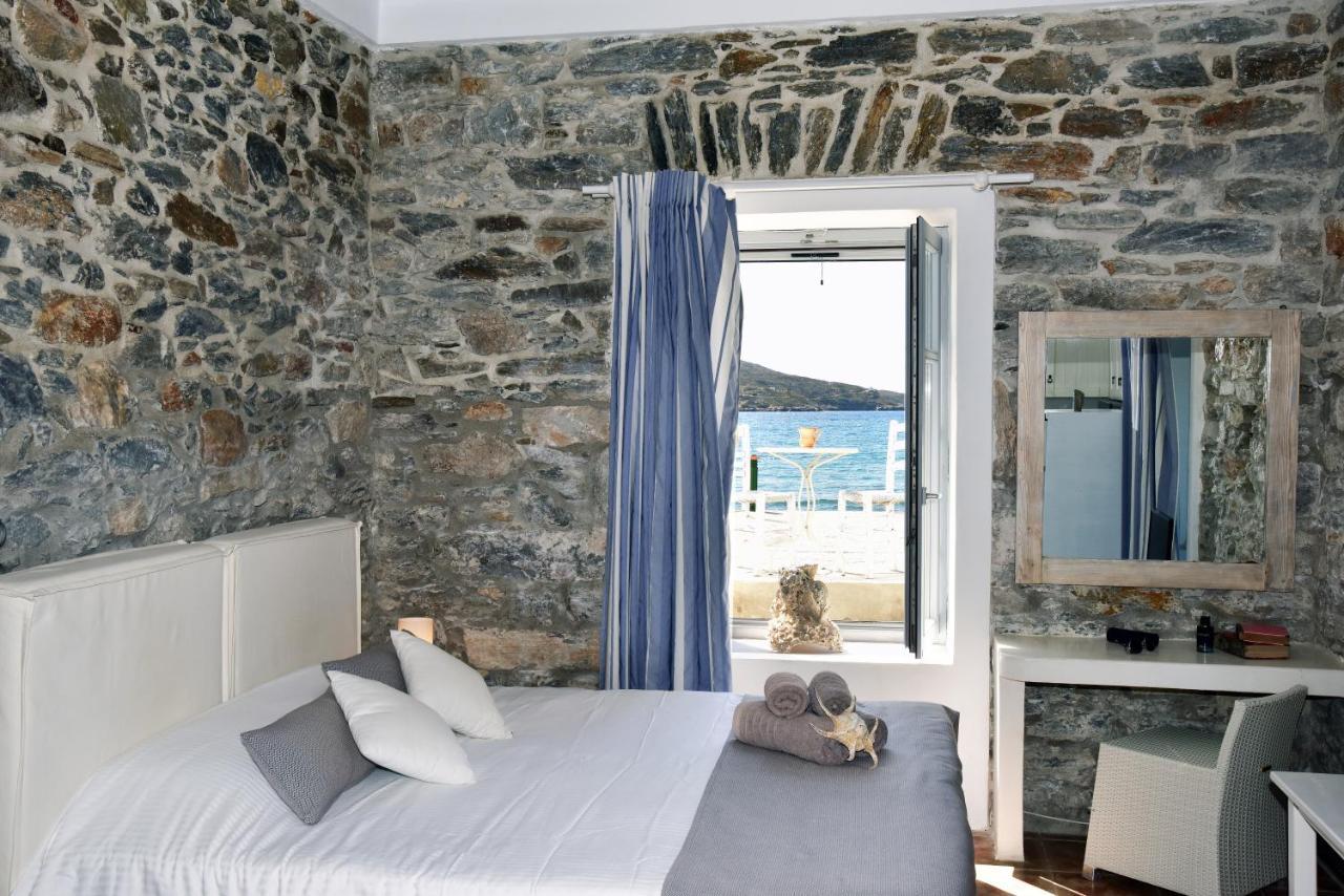 Thomas Villas On The Beach Katapola Exterior photo