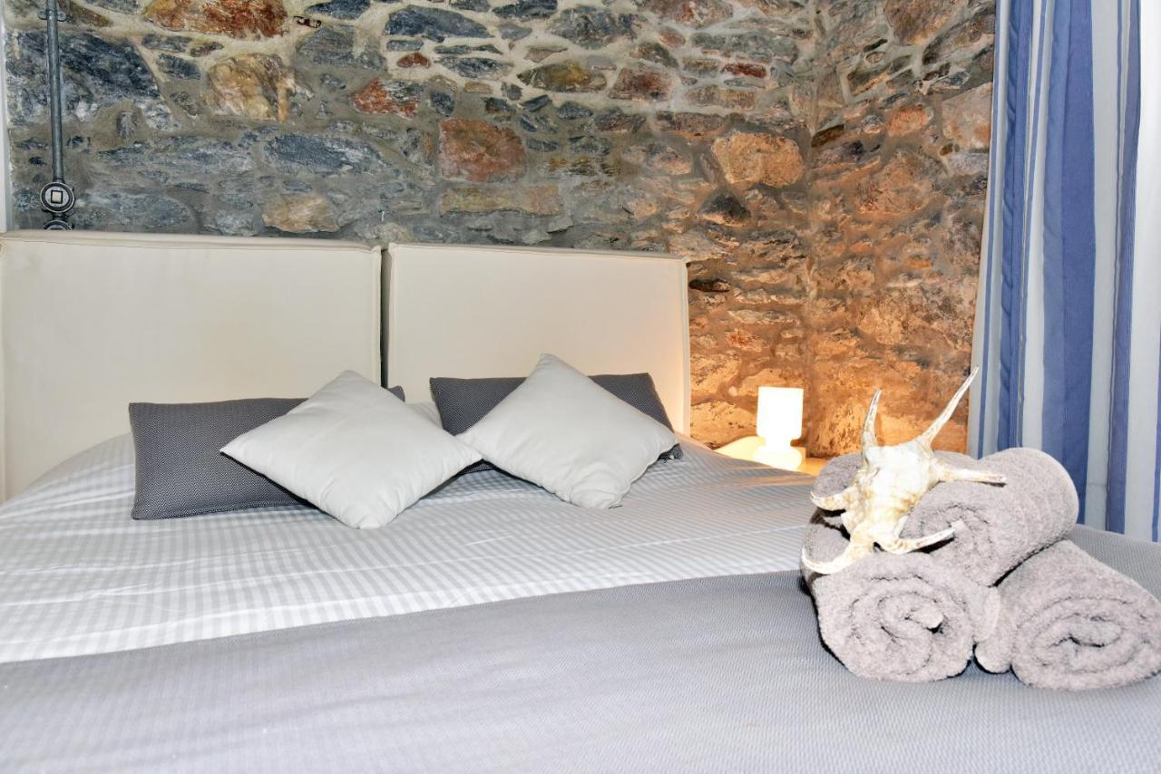 Thomas Villas On The Beach Katapola Exterior photo