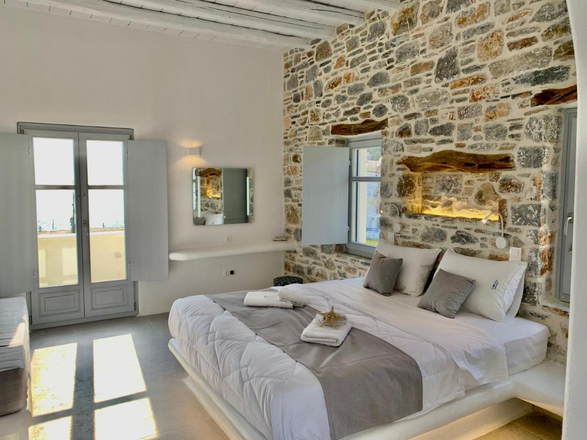 Thomas Villas On The Beach Katapola Exterior photo