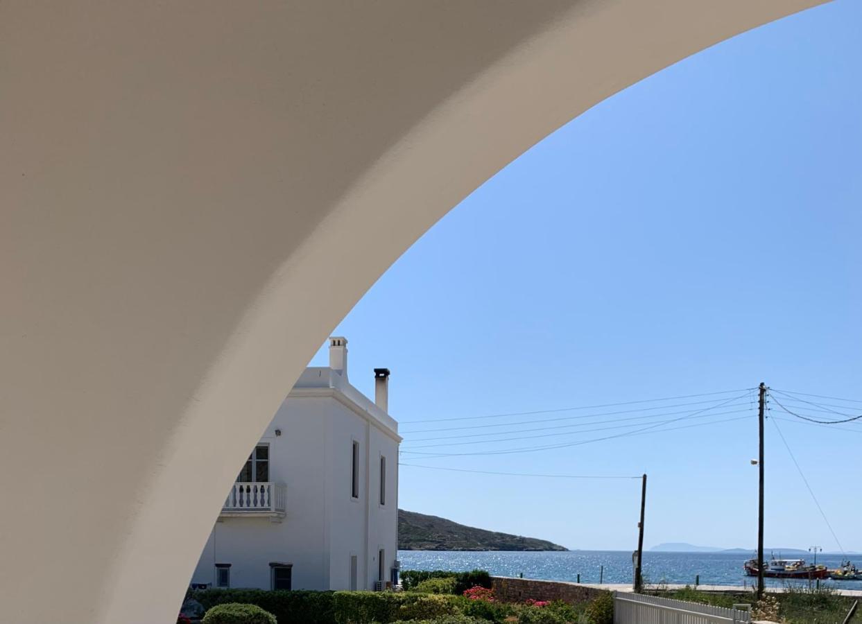 Thomas Villas On The Beach Katapola Exterior photo