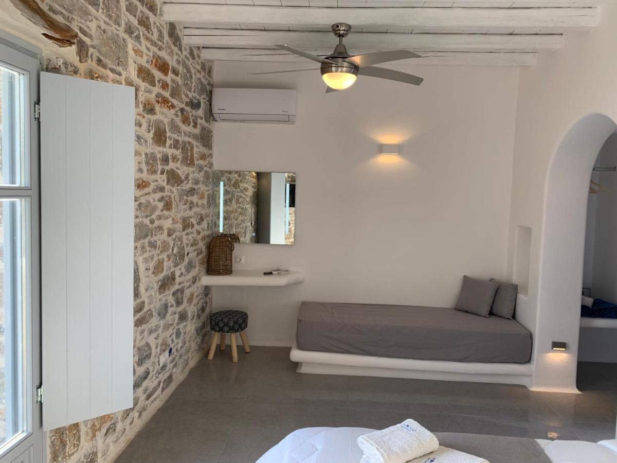 Thomas Villas On The Beach Katapola Exterior photo
