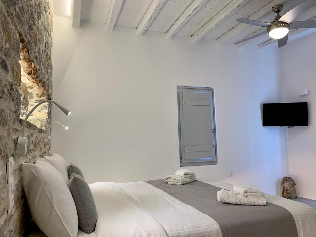 Thomas Villas On The Beach Katapola Exterior photo