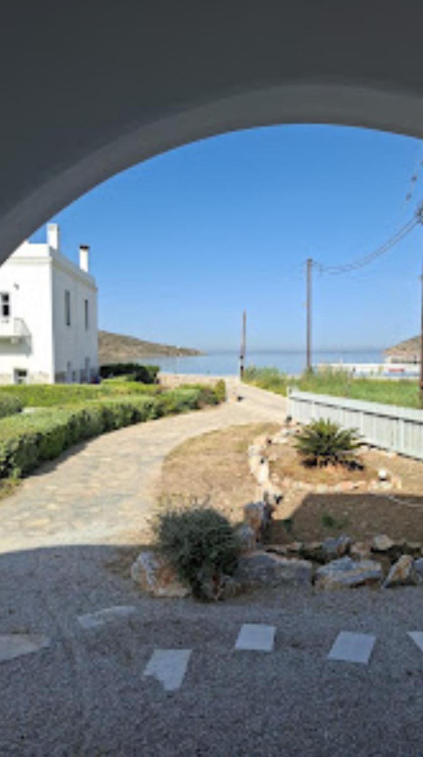 Thomas Villas On The Beach Katapola Exterior photo