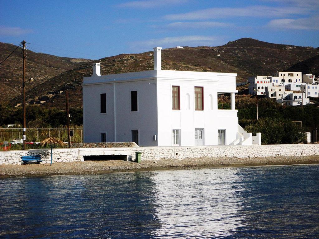 Thomas Villas On The Beach Katapola Exterior photo