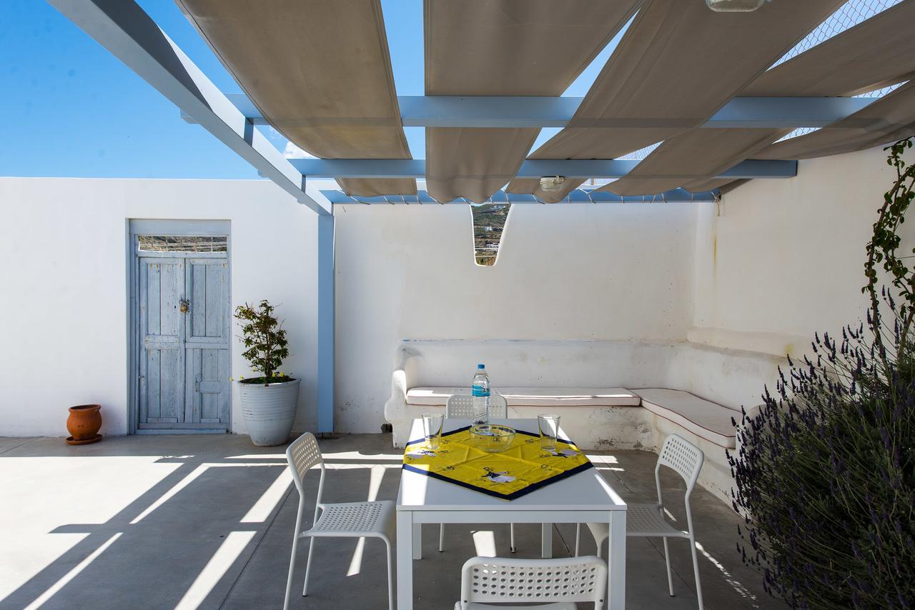 Thomas Villas On The Beach Katapola Exterior photo