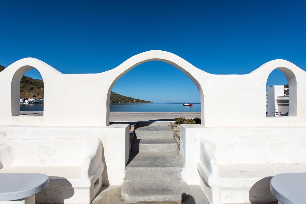 Thomas Villas On The Beach Katapola Exterior photo