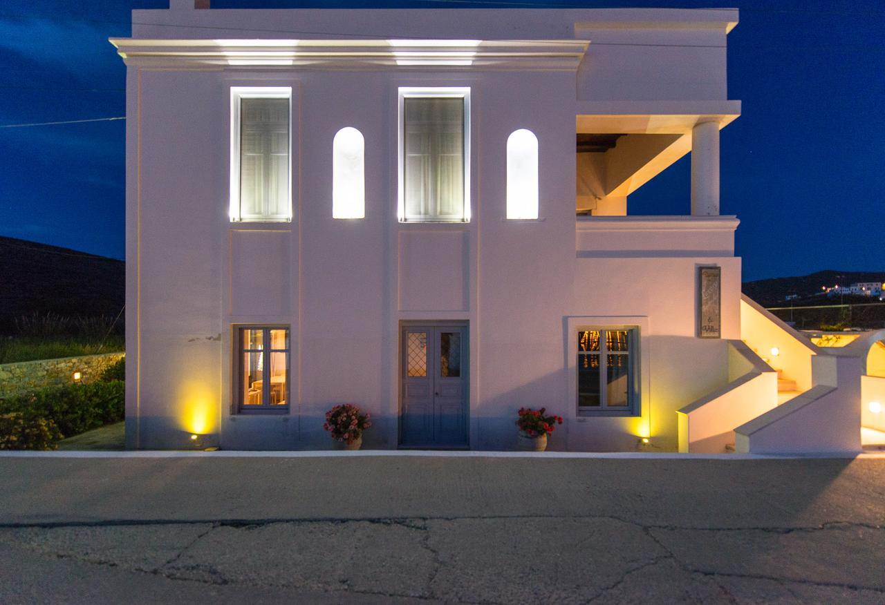 Thomas Villas On The Beach Katapola Exterior photo